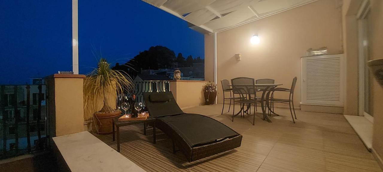 I Due Grifoni Apartment Taormina